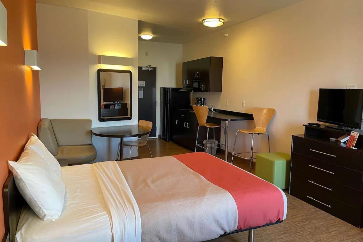 Baymont By Wyndham Williston Hotel ภายนอก รูปภาพ