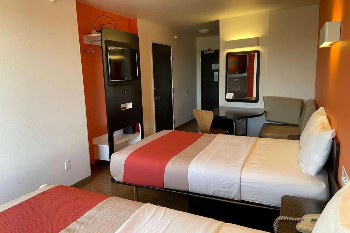 Baymont By Wyndham Williston Hotel ภายนอก รูปภาพ
