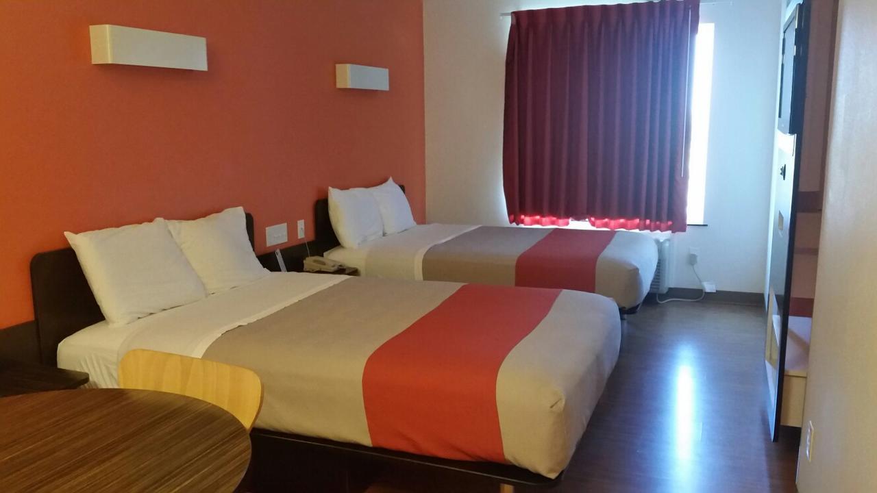 Baymont By Wyndham Williston Hotel ภายนอก รูปภาพ