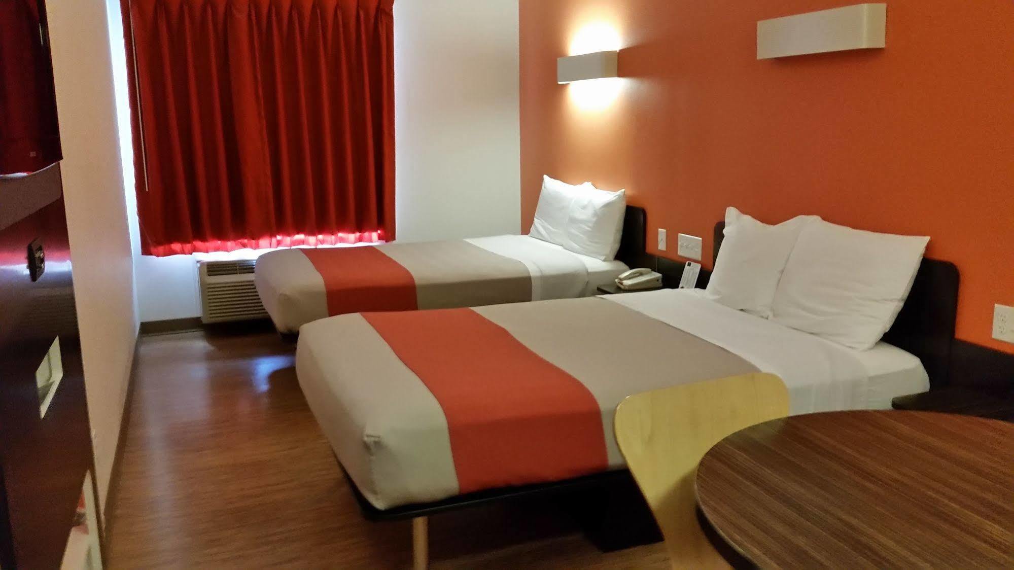 Baymont By Wyndham Williston Hotel ภายนอก รูปภาพ